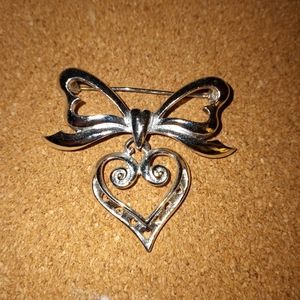Bow and Heart pin/brooch
